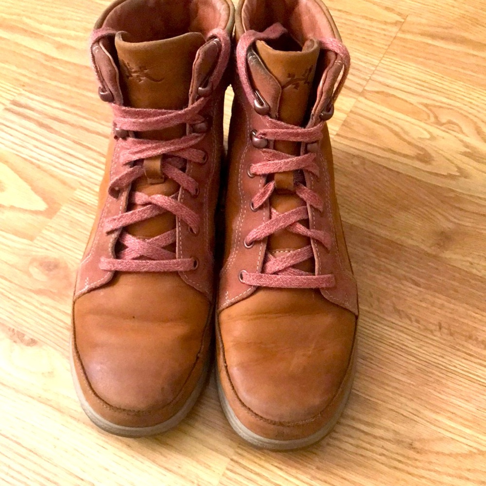 Chaco Sierra Waterproof Women’s Ankle Boots 8